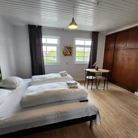Breakaway Apartment *